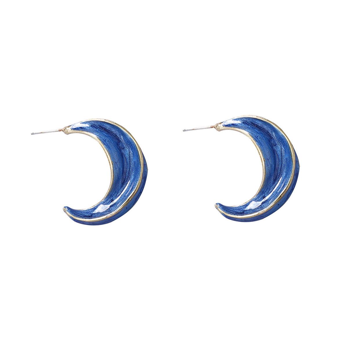 

Vintage high-end alloy oil-dripping geometric C-ring banana stud earrings are versatile and suitable for daily use as women s earrings