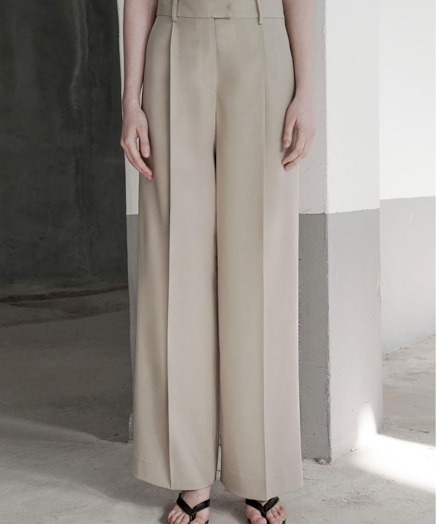 Ssikeoseun Irregular Back Detail Wide Pants_Olive