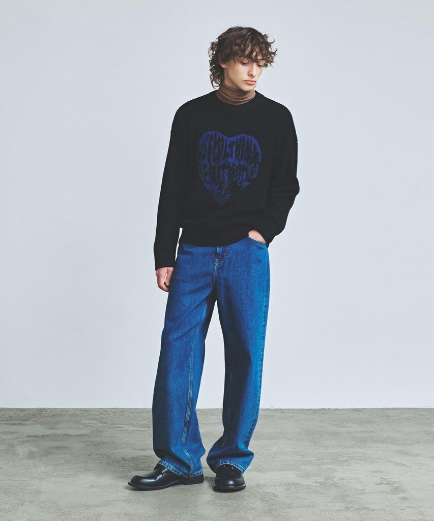 KNITTED Vintage Heart Round Knit Black