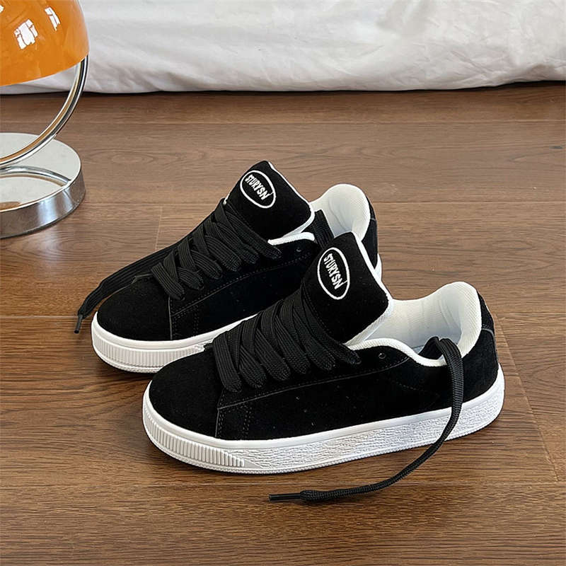 Nischen-schwarze vielseitige Board-Schuhe Damen Herbst neu Studentenparty Sportlich lässige Brotschuhe