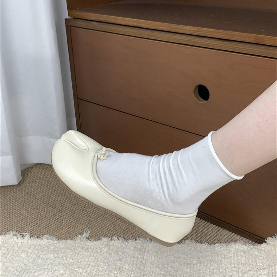 Flat Bottom Red Pig's Trotter Shoes Single Shoes Women's Shoes 2025 New Summer Split-toed Horseshoe Thumb Pig's Foot Bean Shoes