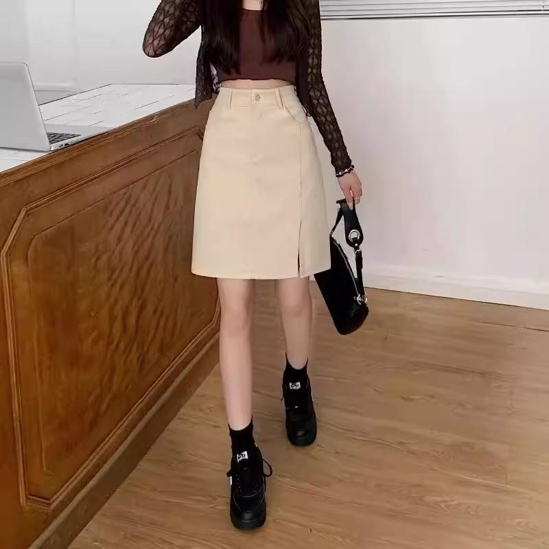 Plus Size Coffee Corduroy A-line Midi Skirt with Side Slits - Retro Hip-Covering Bodycon for Autumn/Winter