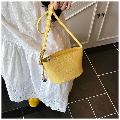 New Simple Women's Bag, Small and Fresh Shoulder Bag, Large-capacity Work Commuter Women's Messenger Bag