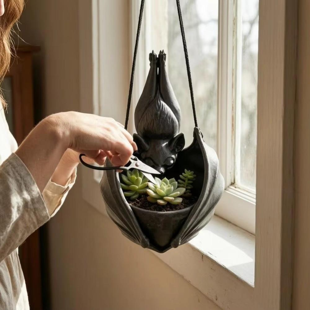 Creative Bat Shaped Flower Pot Gothic Style Bat Wing Flowerpot Unique Wall Plant Pot Garden Decor