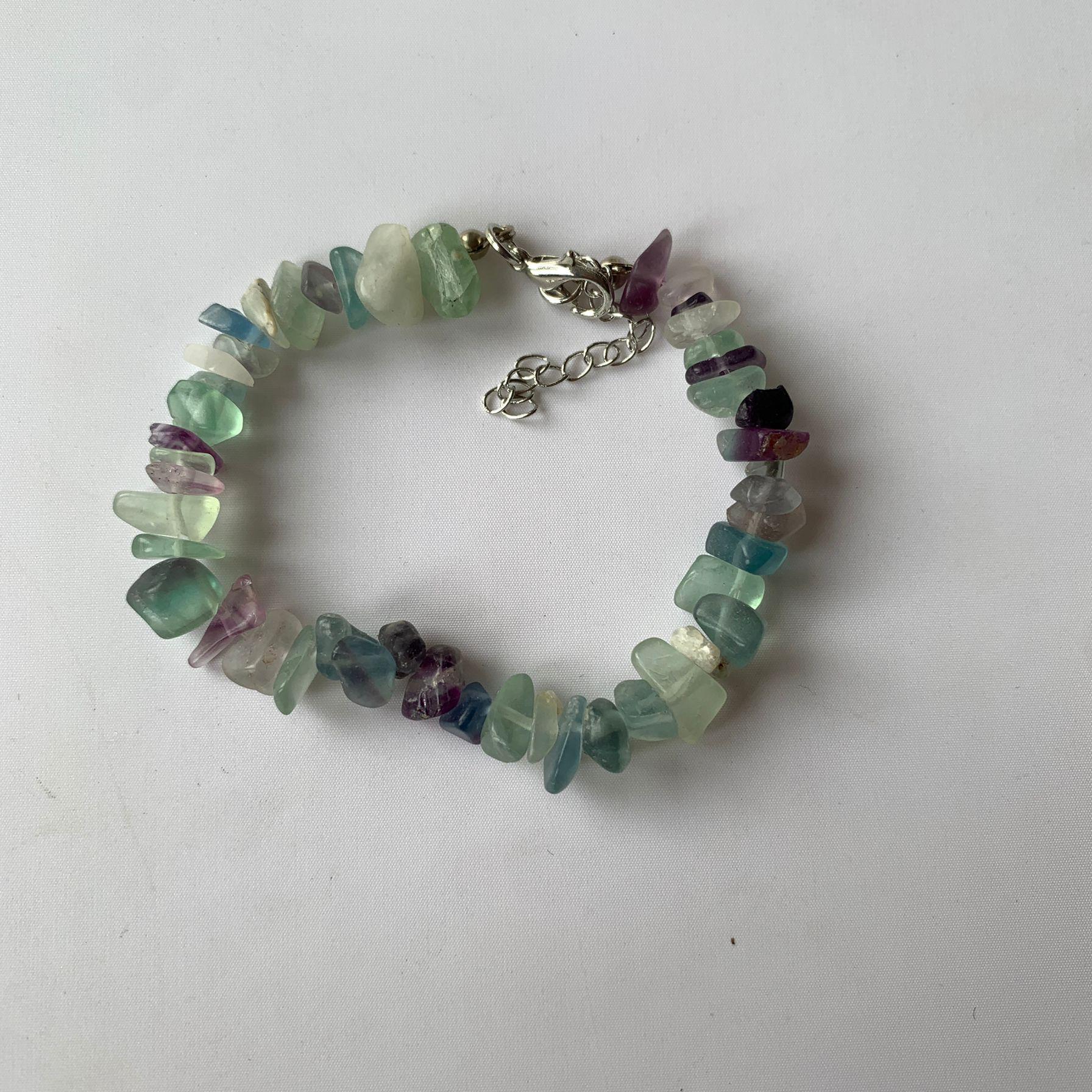 

Семицветный чокер из натурального дробленого камня и кристаллов - Ожерелье в пляжном стиле для весны/лета