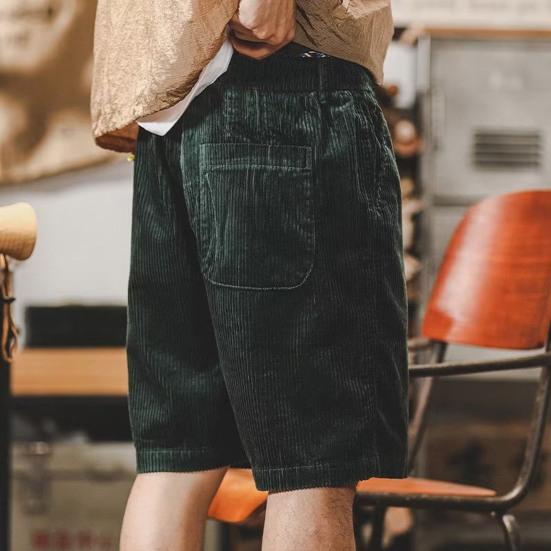 Sommershorts for menn Elastisk midje Justerbar snøring Uformelle shorts med lommer Ensfarge Corduroy strandshorts med brede ben