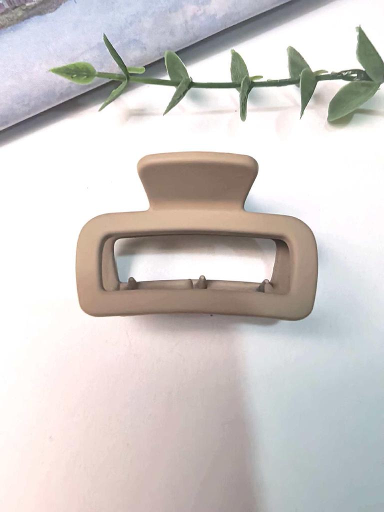 4cm Frosted Milk Coffee Hair Claw Clip for Women’s Updo – Small, Simple, Shark Design