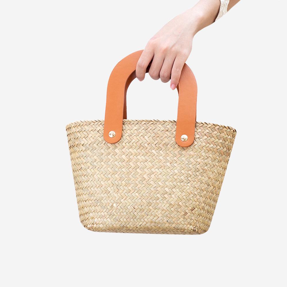 

Handwoven Water Hyacinth Patchwork Crossbody Straw Bag for Summer Beach Vacations