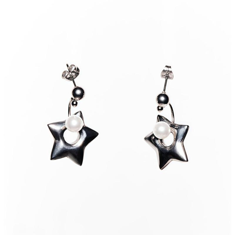

Lightweight Star Shaped Pearls Ear Studs Featuring C Closure Versatile for Formal and Casual Occasions Comfort Fit 1