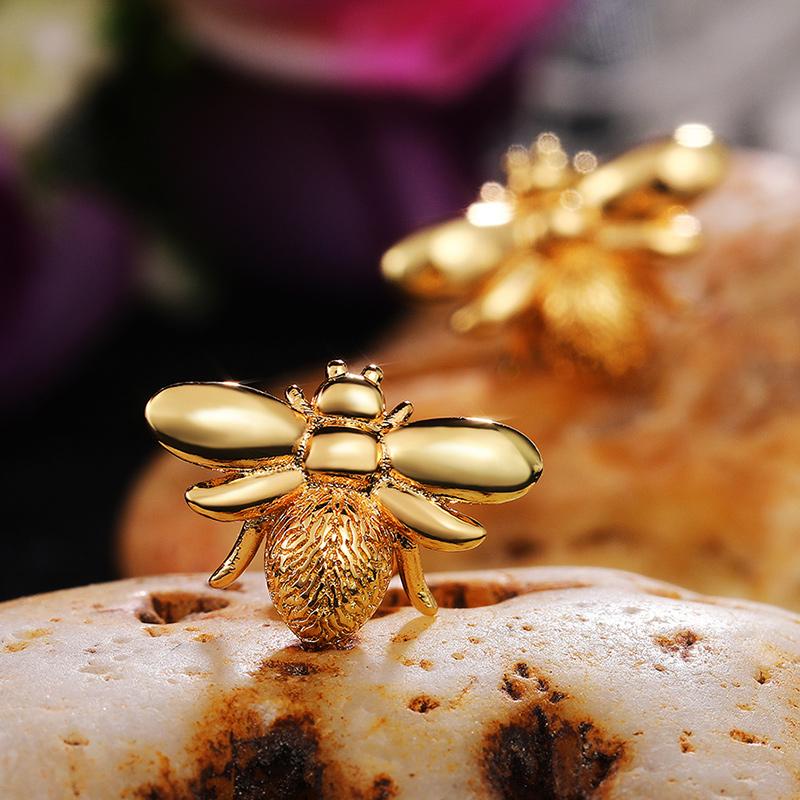 Huitan Creative Bee Stud Earrings for Lady Simple Stylish Animal Earrings Party Daily Wear Fashion Versatile Women Jewelry