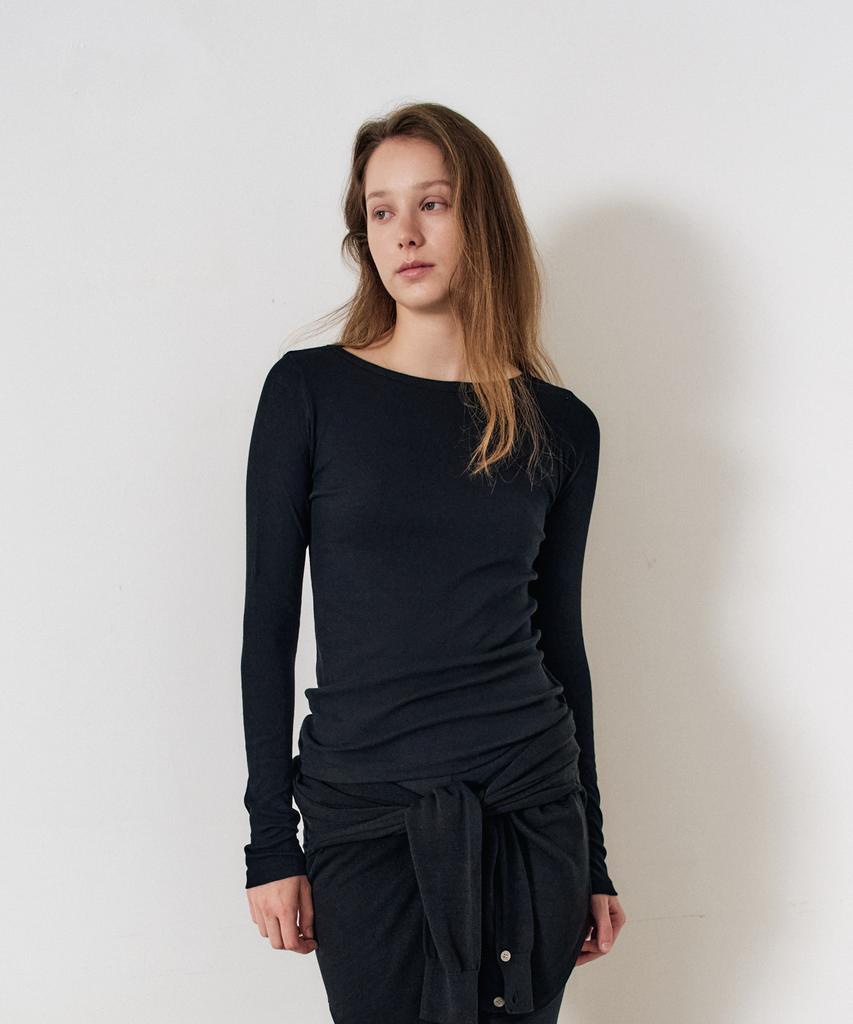 EZIO WOMEN Basic Soft Boat-Neck T-Shirts_Black