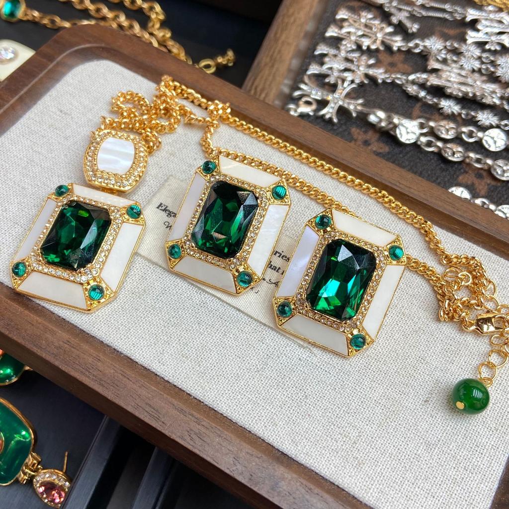 Medieval Vintage High-Grade Emerald Crystal Necklace Slightly Inlaid With Zircon, Personalized Fashion High-End Earrings