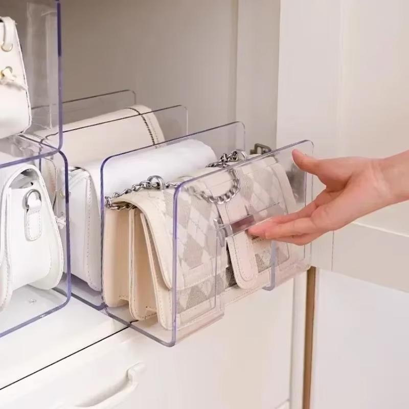 Scaffale portaoggetti per borse in acrilico a 4 scomparti Organizer Scaffale portaoggetti per borse di lusso per donna Vetrina con divisori trasparenti