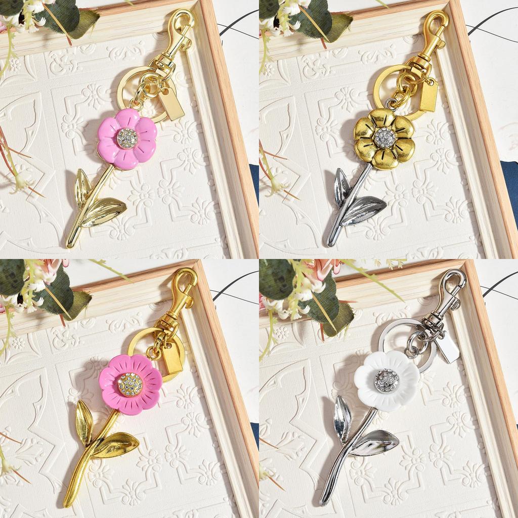 Style Daisy Bag Charm With Rhinestones For Fashionable Handbags And Gifts