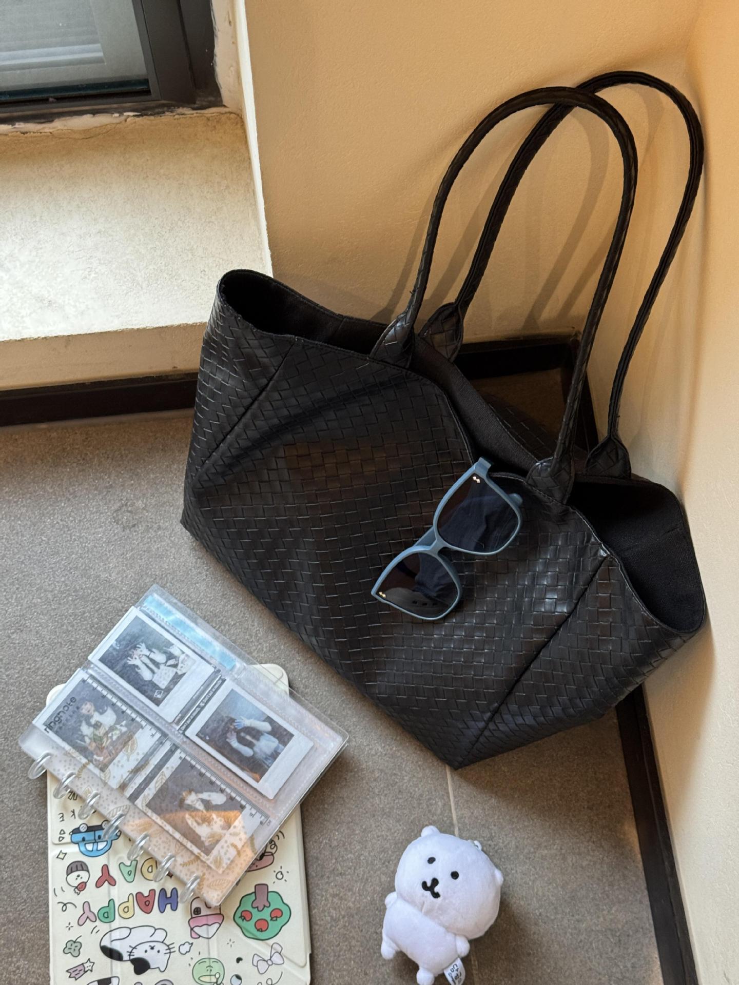 

Large capacity bag women s new travel versatile high-end shoulder bag college students commuting tote bag