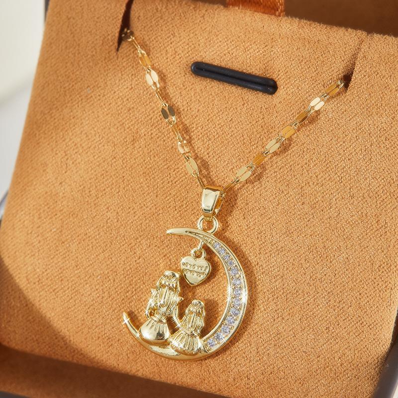 Elegant Light Luxury Bright Zircon Moon Love Woman Girl Pendant Necklace Versatile Exquisite Charm Zircon Holiday Party Gift