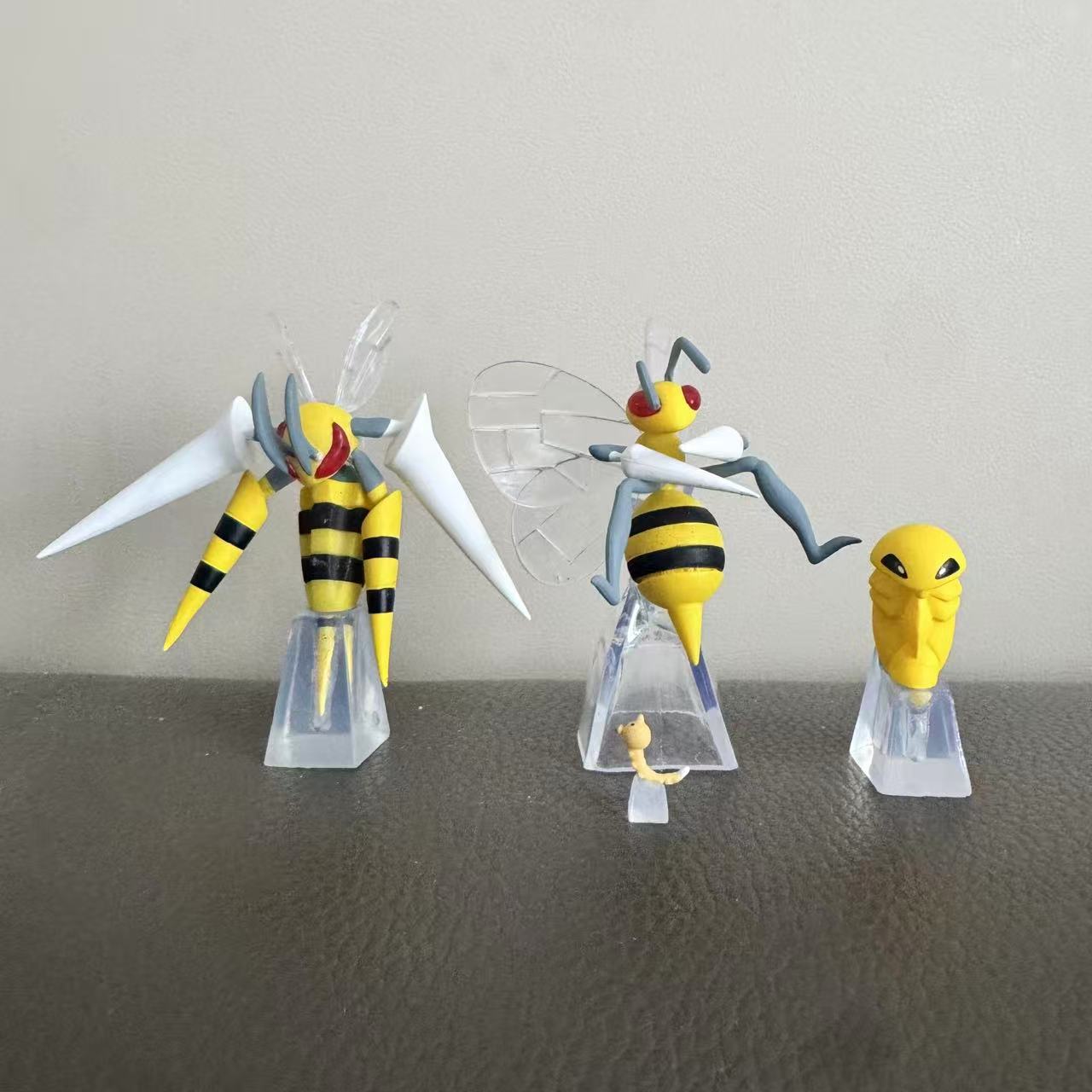 

1/20 Scale The World Genuine Articuno Moltres Zapdos Nidoking Milotic Garchomp Torterra Gengar Cute Action Figure Model Toys