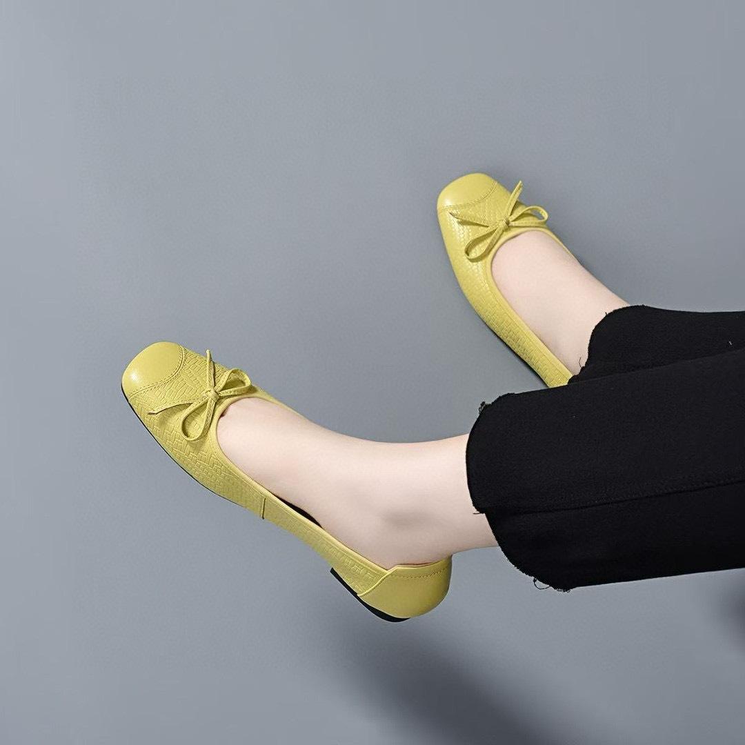 

Мелкие женские весенне-летние туфли-балетки с бантом на одном ремешке, плоская подошва, нежный ветер 40 жёлтый