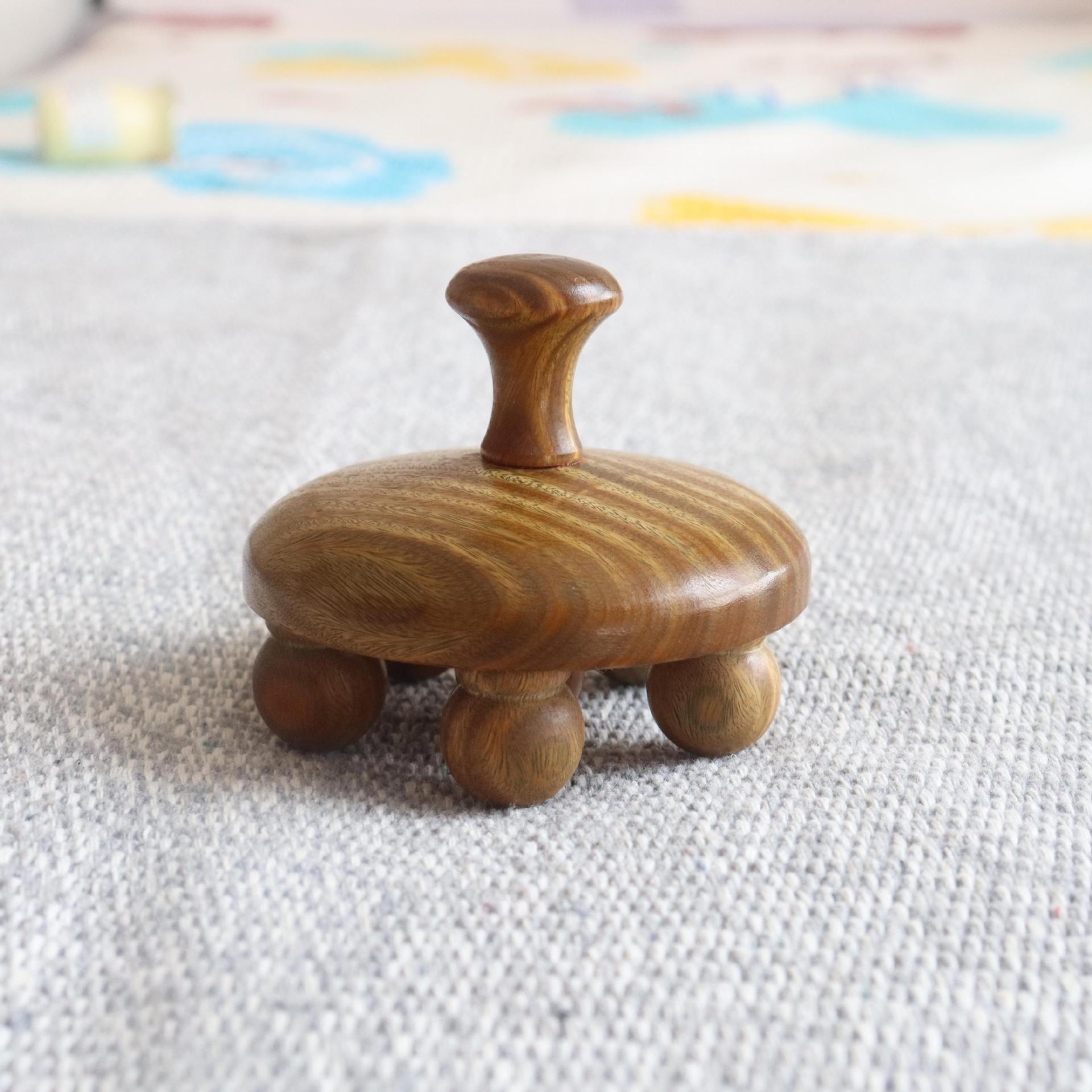 

Argentina Green Sandalwood Large Round Ball Massage Comb