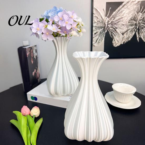 Stylish Vase for Real Flowers 3D Printed Fluted Curved Vase, Minimalist Modern Decorative Flower Sculpture Living Room Tabletop Home Aesthetic