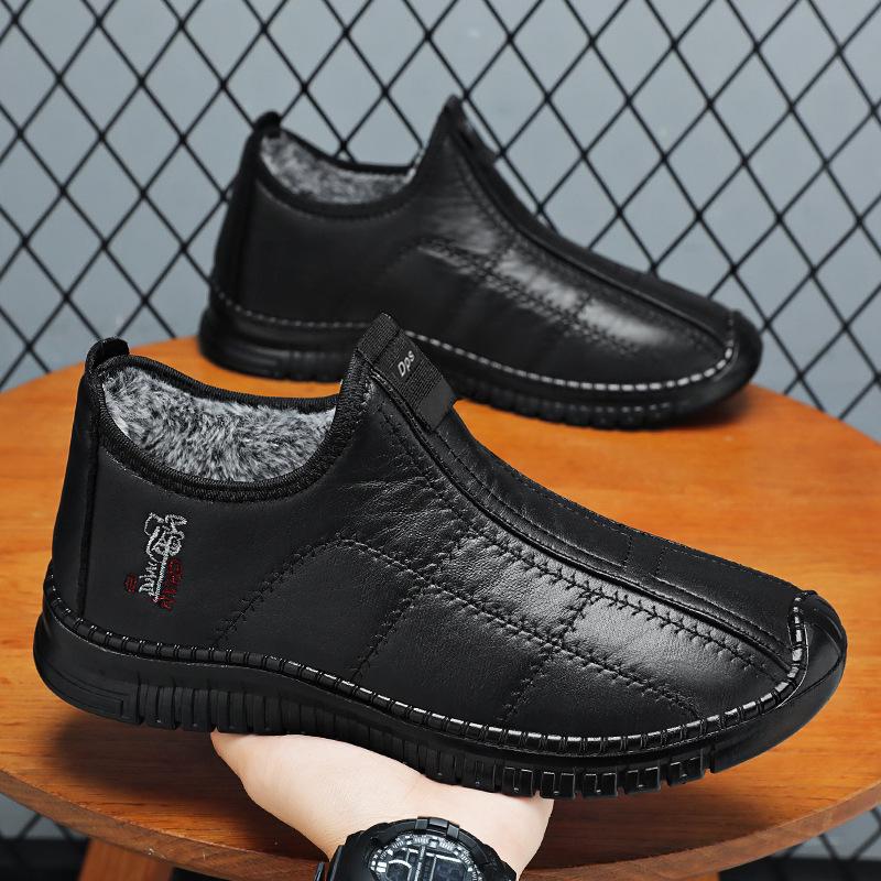 Men's Winter Cotton Boots - Thickened Velvet Warm Casual Slip-On Shoes for Dad, Non-Slip, Perfect for Middle-Aged and Elderly.
