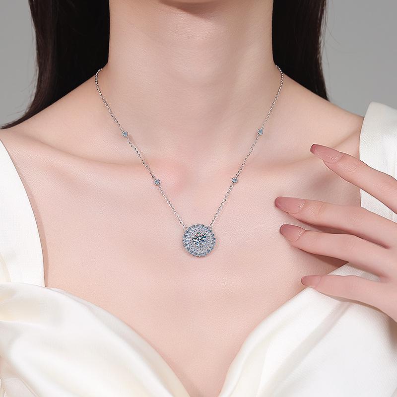 Yin Baichuan S925 Silver Moissanite Sunflower Necklace - Exquisite Clavicle Chain Pendant for Women