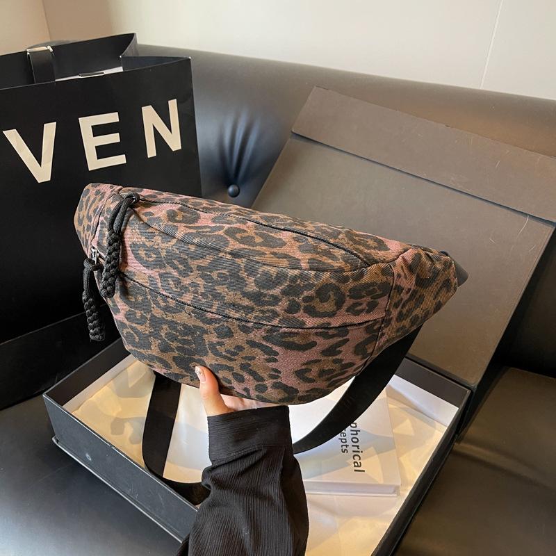 Leopard Print Large Capacity Canvas Crossbody Dumpling Bag - Casual Summer Shoulder Bag.