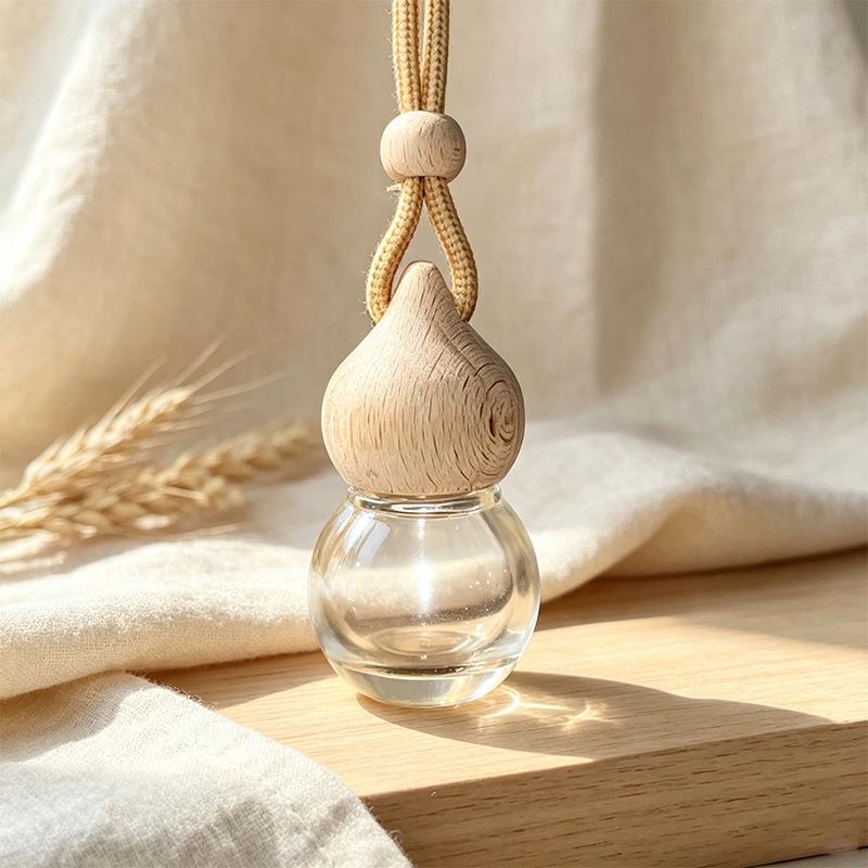 Car Glass Aromatherapy Lanyard for Air Vent - Refillable Perfume Bottle
