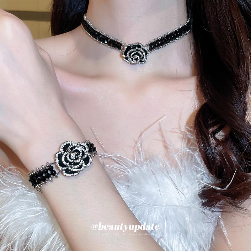 European & American Rhinestone Floral Earring Necklace Set - Chic Geometric Design with Clavicle Chain.