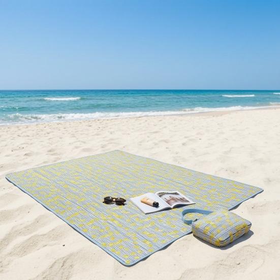Picnic Mat Foldable Lightweight Picnic Rug with Storage Bag and Shoulder Strap