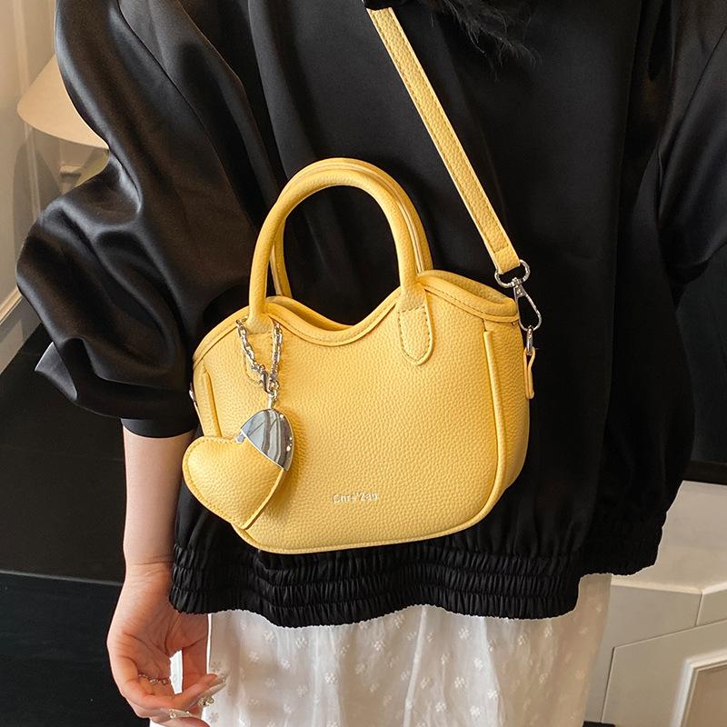 Korean version niche design fashion handbag 2025 spring new casual simple women trend shoulder messenger bag