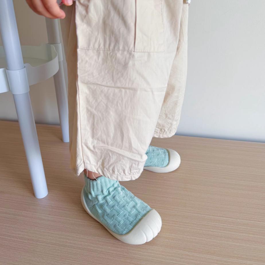 Șosete de podea moi pentru bebeluși, pantofi cool pentru copii mici, culoare solidă, antiderapante, pantofi pentru copii