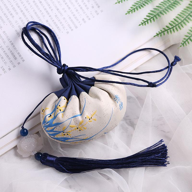 Ping An Cultural Scenic Amulet: Hanfu Style Sachet Pendant for Safety and Luck