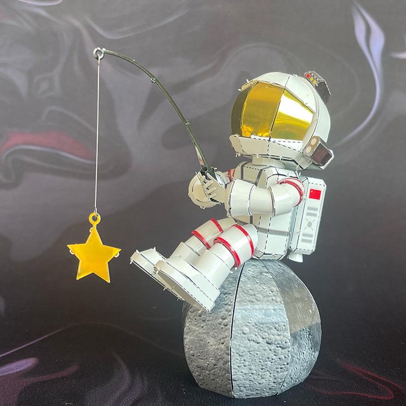 

All-Metal Stainless Steel 3D Astronaut Model: Glue-Free DIY Jigsaw Puzzle Toy
