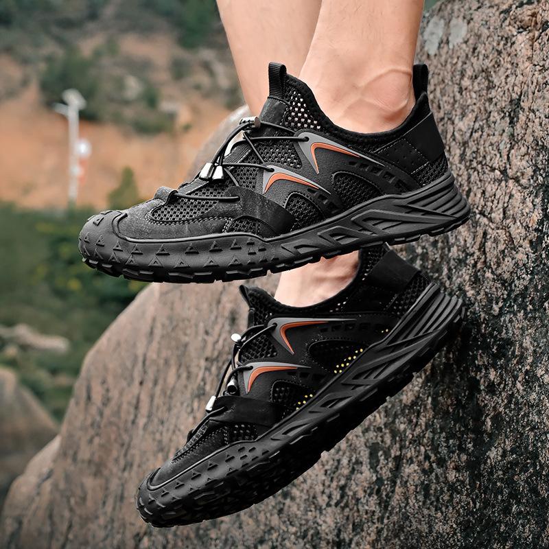 Mesh Shoes Men's New Hollow Breathable Lightweight Sports Shoes Thin Soft-soled Casual Shoes Large Size