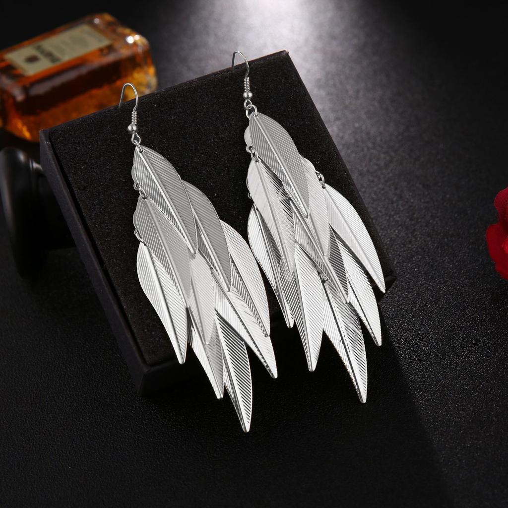 European and American Earrings, Fashionable Styles, Fashionable Metallic Exaggerated Tassels, Elegant Long Trendy Element Earrings and Pendants