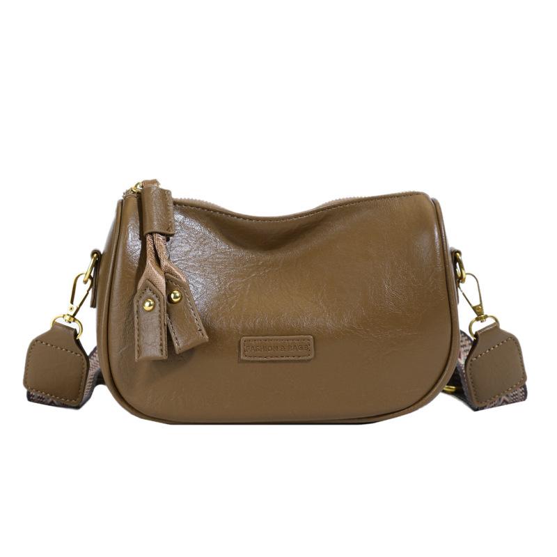 

New wide shoulder strap single shoulder crossbody large capacity fashionable retro women s bag commuter versatile pillow small bag women One size