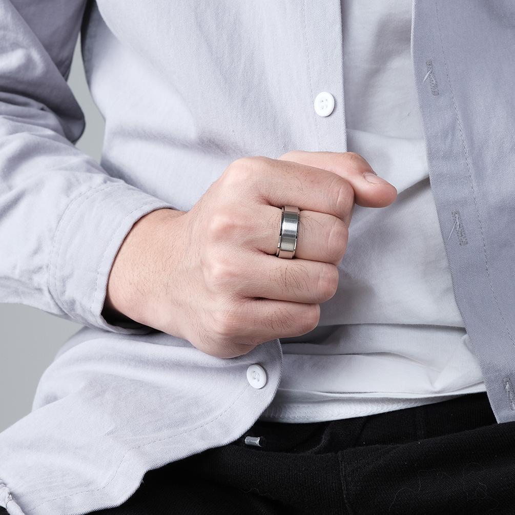 Bague rotative décompression en acier titane avec finition brossée mate simple