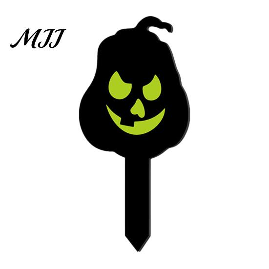 Halloween Party Festive Stakes Pumpkin Yard Sign with Stake, Glow in The Dark Cool Theme Props Spooky Silhouette Garden Stake for Outside Patio