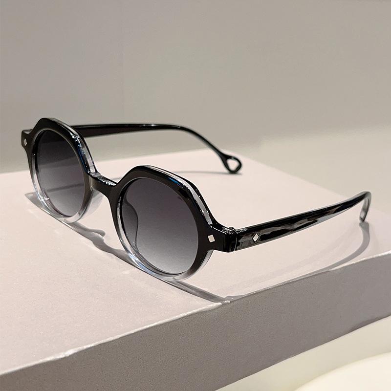 Rivet Polygon Vintage Sunglasses Women For Men Luxury Brand Designer Round Sun Glasses Punk Popular Hip Hop Eyeglasses Uv400