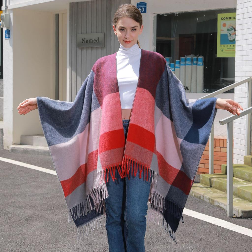 Europäischer und Amerikanischer Stil Damenmode Klassischer Karierter Schal Herbst Winter Warm Gestricktes Cape Jacquard Fransen Schlitz Cardigan