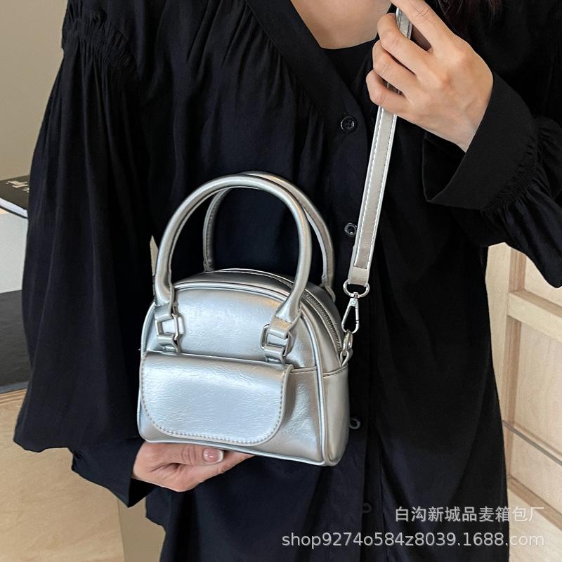 This year's popular portable popular small bag women's 2025 new trendy and versatile temperament single shoulder messenger bag