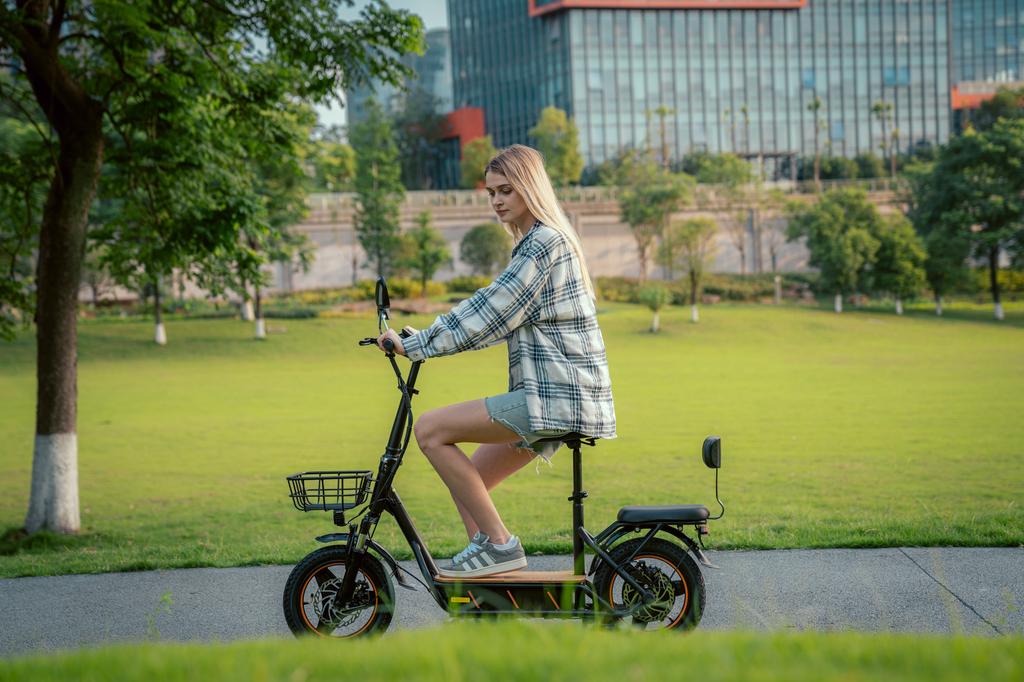 Elektrická koloběžka kukirin C1 PRO, 48V 26AH 500W, maximální dojezd 100KM, dvojité kotoučové brzdy + elektronická brzda, protiskluzová deska z masivního dřeva.