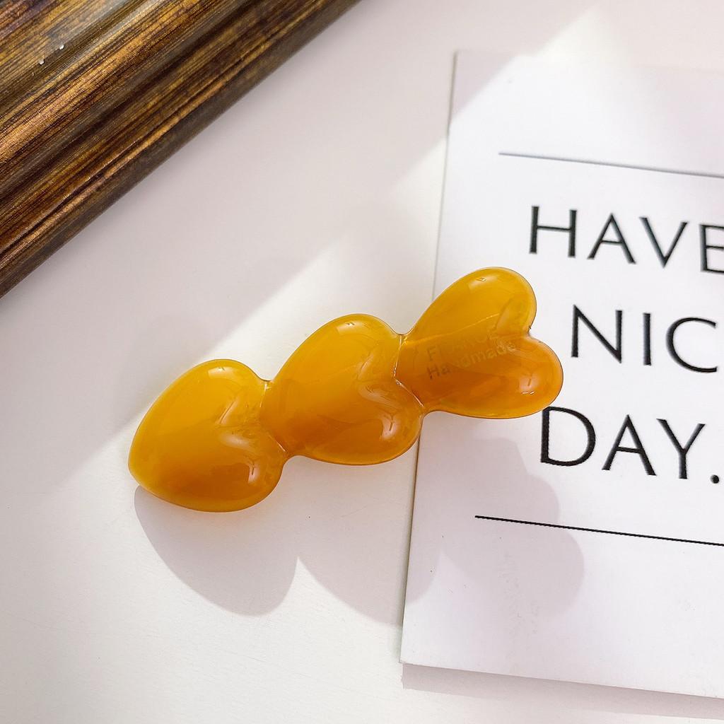 Stylish Versatile Duckbill Hair Clip With Heart Shape For Fashionable Women And Trendy Looks