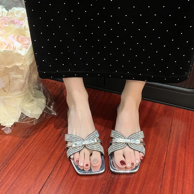 Fashion Shiny Rhinestone Flat Slippers for Women 2025 Summer New Open Toe Sandals Fashionable Beach Party Women's Shoes Flip Flops Women