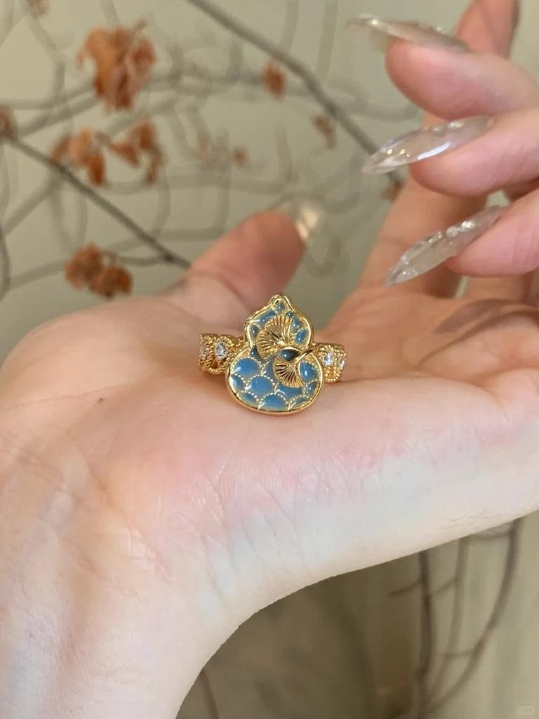 Elegant Antique Enamel Butterfly Gourd Ring For Women With Dazzling Gemstone Accents