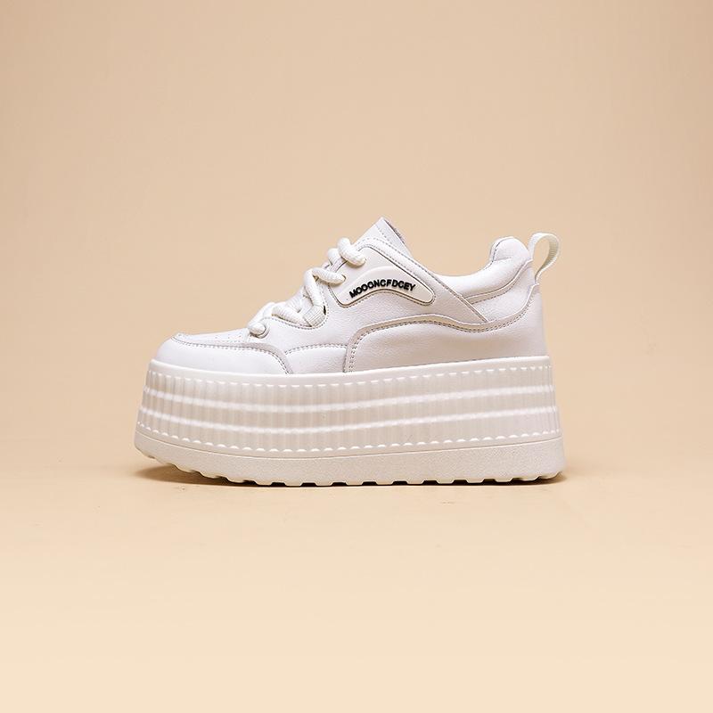 

8Cm muffin thick-soled little white shoes women s 2025 spring and summer new models lightweight small inner height increase casual board shoes 34 бежевый