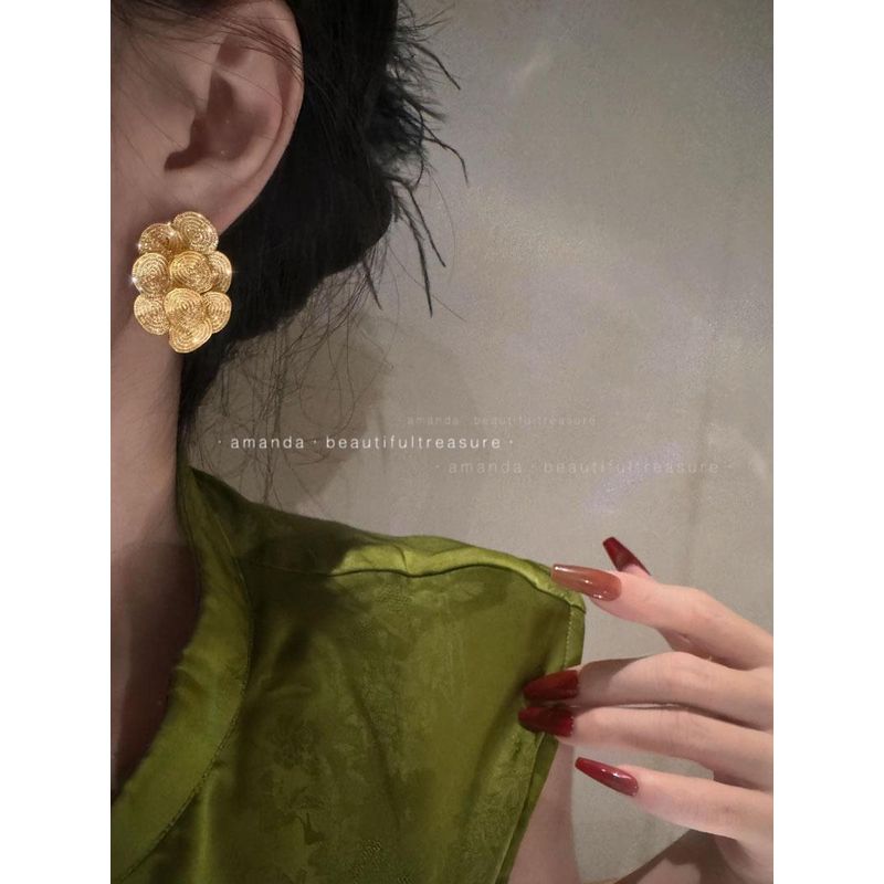 

Clouds ~ Gold Exaggerating High Quality Fashion Retro Hong Kong Style Small Large Stud Earrings Female Fancy Graceful Earrings Earrings (925 Silver Needle)