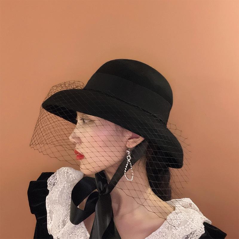 Black Hepburn woolen top hat female autumn and winter elegant celebrity mesh retro temperament photo French jazz hat