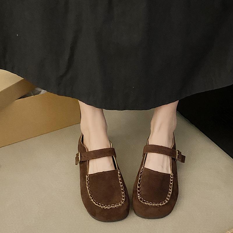 Retro square head shallow mouth single shoes women's spring new soft-soled shoes one-word buckle Mary Jane